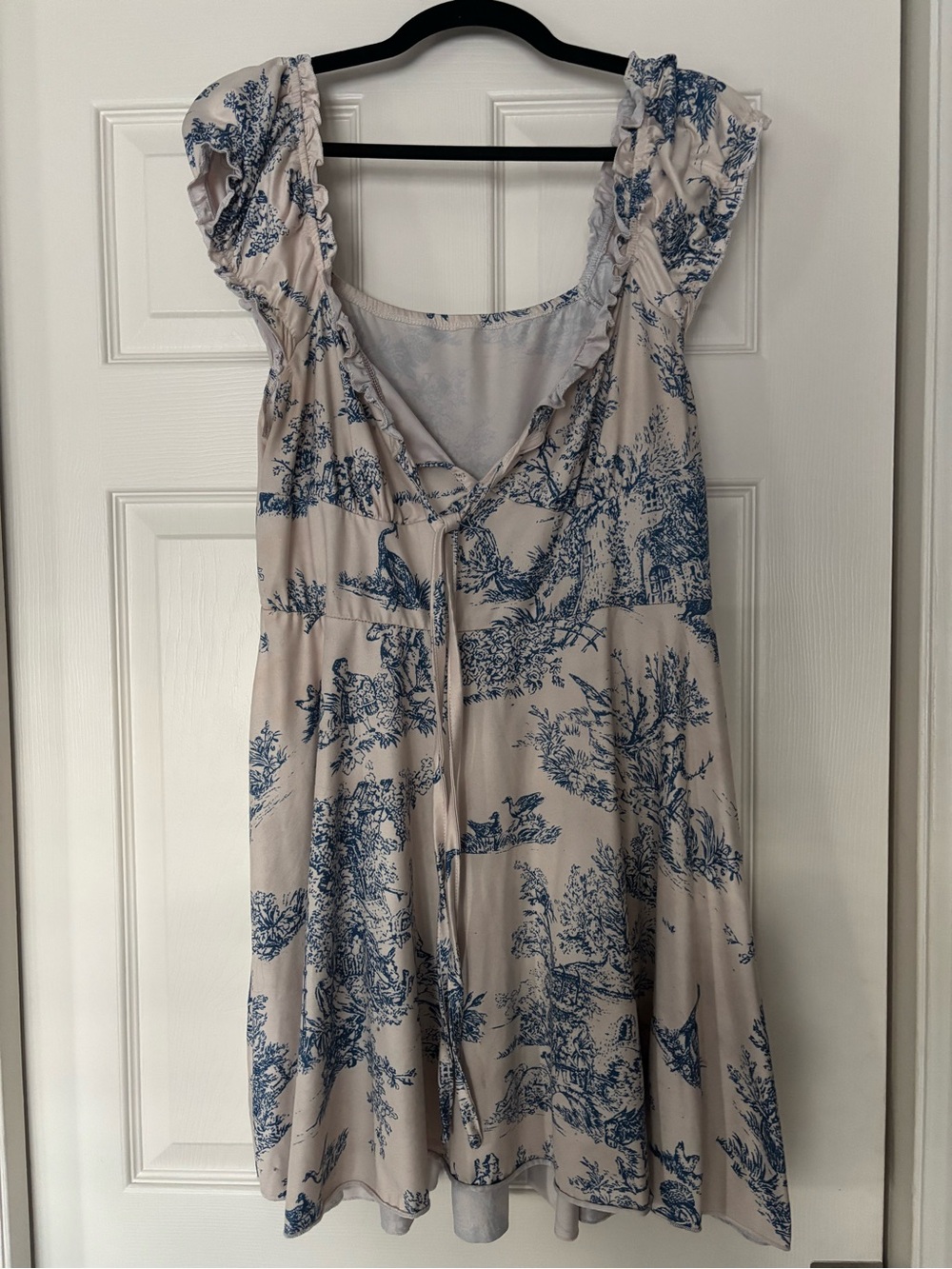 Cider Beige and Blue Toile Print Ruffle Sleeve Top